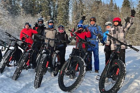 Matkajad elektrilistel fatratastel Kõrvemaa talves